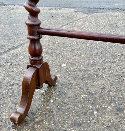 VICTORIAN MAHOGANY TOWEL RAIL ON BARLEY TWIST LEGS AND WITH SPLAYED FEET - ADDITIONAL PHOTO 6