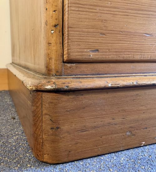 VICTORIAN PINE LINEN PRESS COMPLETE WITH KEY - ADDITIONAL PHOTO 11