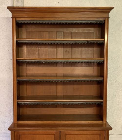 VICTORIAN MAHOGANY BOOKCASE COMPLETE WITH KEY - ADDITIONAL PHOTO 3