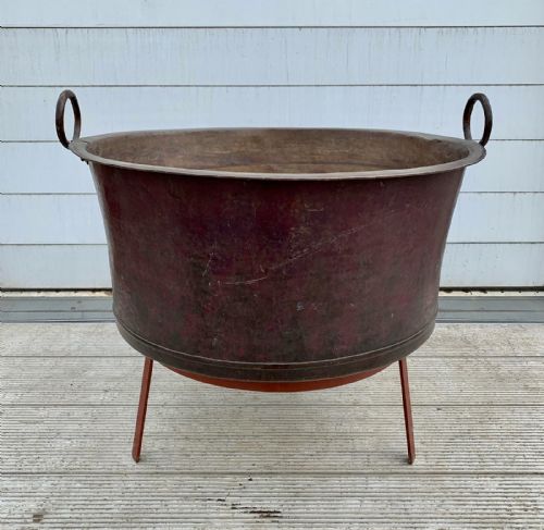 19th century cauldron on associated stand - CATEGORY: ANTIQUE METAL - DATED 19TH CENTURY