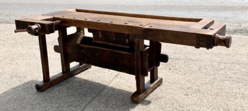 CIRCA 1900 LARGE PINE CARPENTER'S BENCH WITH BOTH VICES WORKING - ADDITIONAL PHOTO 2