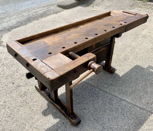 CIRCA 1900 LARGE PINE CARPENTER'S BENCH WITH BOTH VICES WORKING - ADDITIONAL PHOTO 4