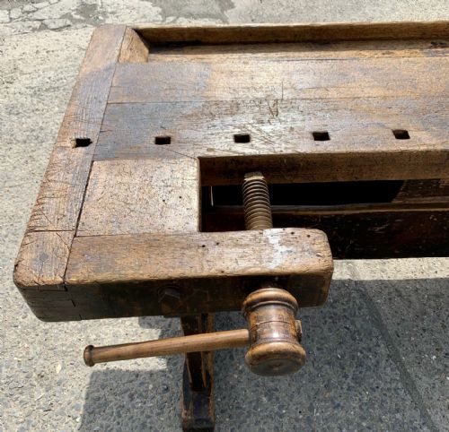CIRCA 1900 LARGE PINE CARPENTER'S BENCH WITH BOTH VICES WORKING - ADDITIONAL PHOTO 6