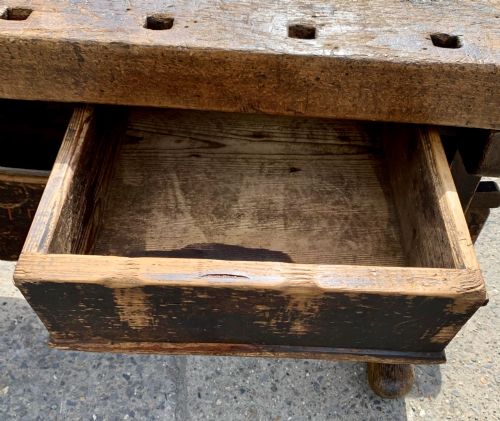 CIRCA 1900 LARGE PINE CARPENTER'S BENCH WITH BOTH VICES WORKING - ADDITIONAL PHOTO 9