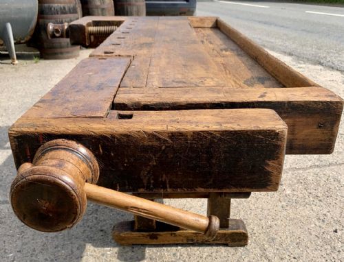 CIRCA 1900 LARGE PINE CARPENTER'S BENCH WITH BOTH VICES WORKING - ADDITIONAL PHOTO 10