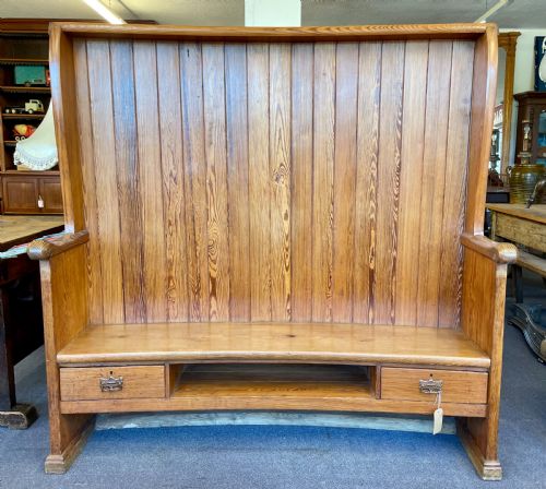 1920'S PINE BOW BACK SETTLE WITH 2 DRAWERS - ADDITIONAL PHOTO 1