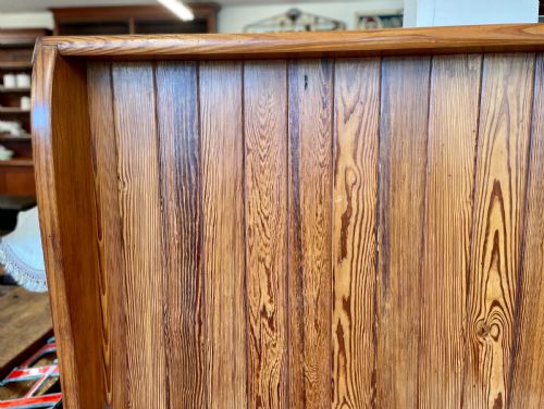 1920'S PINE BOW BACK SETTLE WITH 2 DRAWERS - ADDITIONAL PHOTO 2