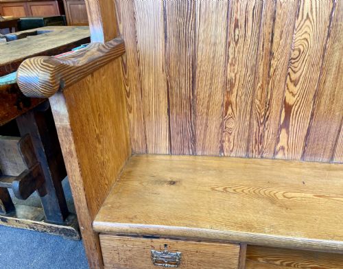 1920'S PINE BOW BACK SETTLE WITH 2 DRAWERS - ADDITIONAL PHOTO 3