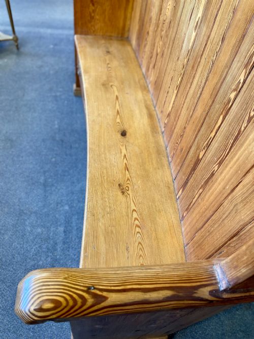 1920'S PINE BOW BACK SETTLE WITH 2 DRAWERS - ADDITIONAL PHOTO 5