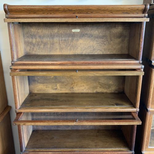 1920'S OAK GLOBE WERNICKE 4 SECTION BOOKCASE - ADDITIONAL PHOTO 5