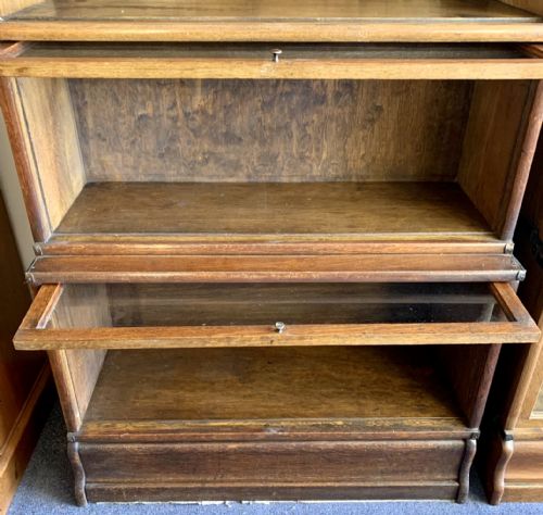 1920'S OAK GLOBE WERNICKE 4 SECTION BOOKCASE - ADDITIONAL PHOTO 6