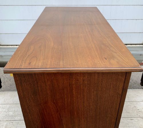 EDWARDIAN MAHOGANY CHEST OF DRAWERS WITH ORIGINAL BRASS HANDLES - ADDITIONAL PHOTO 3