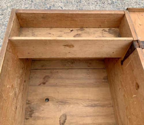 VICTORIAN PINE BLANKET BOX WITH INTERNAL CANDLE BOX AND A HIDDEN DRAWER - ADDITIONAL PHOTO 7
