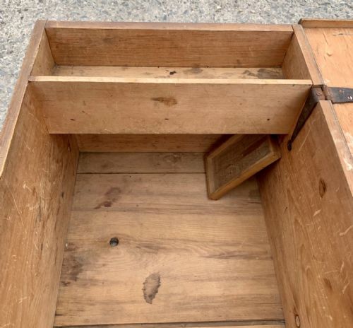 VICTORIAN PINE BLANKET BOX WITH INTERNAL CANDLE BOX AND A HIDDEN DRAWER - ADDITIONAL PHOTO 8