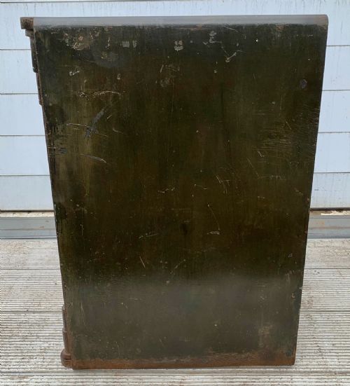 CIRCA 1920 SAFE IN ORIGINAL WELL WORN PAINT AND WITH KEYS FOR EXTERNAL AND INTERNAL LOCKS - ADDITIONAL PHOTO 10