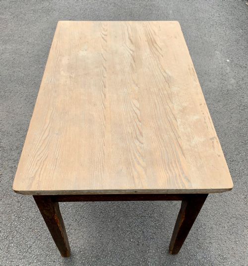 VICTORIAN PINE SCRUB TOP TABLE ON TAPERING LEGS AND WITH SINGLE END DRAWER - ADDITIONAL PHOTO 3