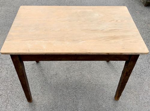 VICTORIAN PINE SCRUB TOP TABLE ON TAPERING LEGS AND WITH SINGLE END DRAWER - ADDITIONAL PHOTO 5