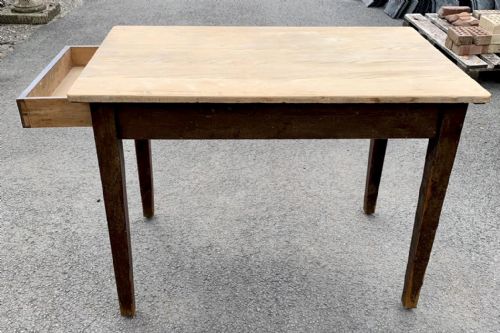 VICTORIAN PINE SCRUB TOP TABLE ON TAPERING LEGS AND WITH SINGLE END DRAWER - ADDITIONAL PHOTO 6