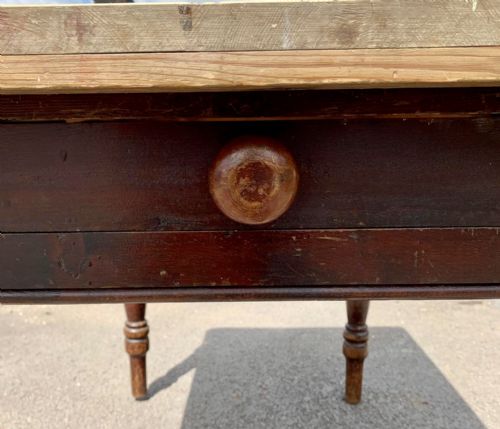 VICTORIAN PINE SCRUB TOP TABLE ON TURNED LEGS AND WITH SINGLE END DRAWER - ADDITIONAL PHOTO 5