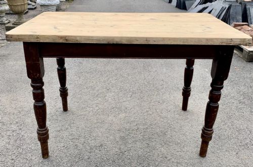 VICTORIAN PINE SCRUB TOP TABLE ON TURNED LEGS AND WITH SINGLE END DRAWER - ADDITIONAL PHOTO 6