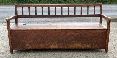 19TH CENTURY PINE BOX SEAT SETTLE IN ORIGINAL WORN PAINT FINISH - ADDITIONAL PHOTO 1