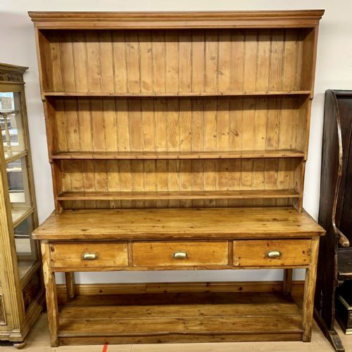 19th century pine pot board dresser - CATEGORY: ANTIQUE DRESSERS - DATED 19TH CENTURY