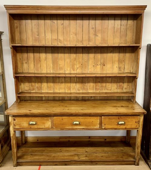 19TH CENTURY PINE POT BOARD DRESSER - ADDITIONAL PHOTO 1