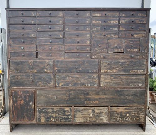 19TH CENTURY PINE BANK OF 43 DRAWERS AND 1 CUPBOARD IN ORIGINAL FINISH - ADDITIONAL PHOTO 1