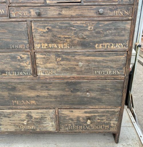 19TH CENTURY PINE BANK OF 43 DRAWERS AND 1 CUPBOARD IN ORIGINAL FINISH - ADDITIONAL PHOTO 8