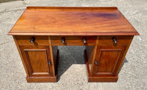 LATE VICTORIAN MAHOGANY KNEEHOLE DESK - ADDITIONAL PHOTO 1