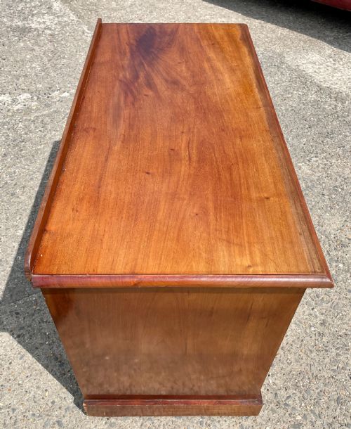 LATE VICTORIAN MAHOGANY KNEEHOLE DESK - ADDITIONAL PHOTO 3