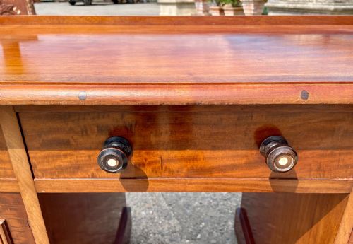 LATE VICTORIAN MAHOGANY KNEEHOLE DESK - ADDITIONAL PHOTO 5