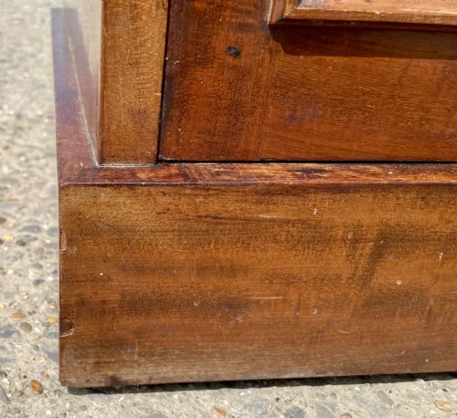 LATE VICTORIAN MAHOGANY KNEEHOLE DESK - ADDITIONAL PHOTO 10