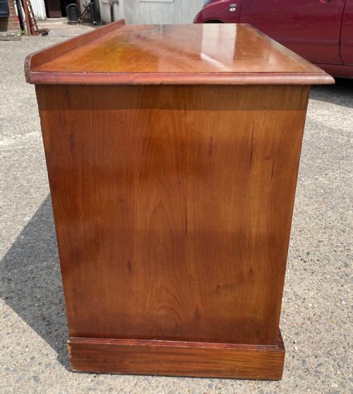 LATE VICTORIAN MAHOGANY KNEEHOLE DESK - ADDITIONAL PHOTO 11