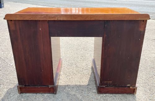 LATE VICTORIAN MAHOGANY KNEEHOLE DESK - ADDITIONAL PHOTO 13