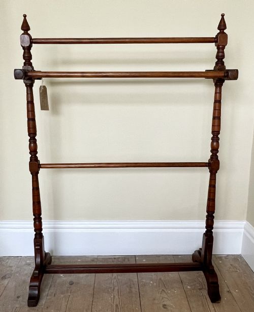 victorian mahogany towel rail - CATEGORY: ANTIQUE MISCELLANEOUS - DATED VICTORIAN