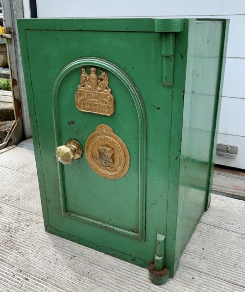 CIRCA 1900 JOHN JOSEPH TAUNTON SAFE COMPLETE WITH KEYS - ADDITIONAL PHOTO 3