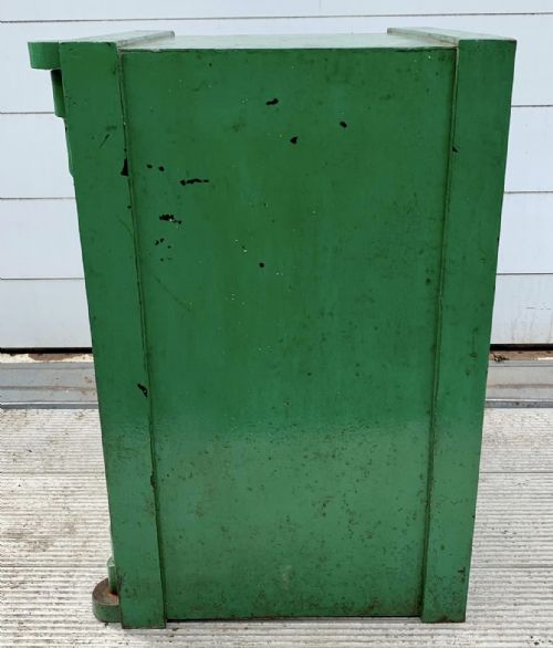 CIRCA 1900 JOHN JOSEPH TAUNTON SAFE COMPLETE WITH KEYS - ADDITIONAL PHOTO 8