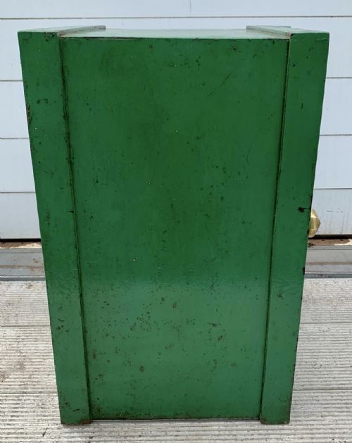 CIRCA 1900 JOHN JOSEPH TAUNTON SAFE COMPLETE WITH KEYS - ADDITIONAL PHOTO 9