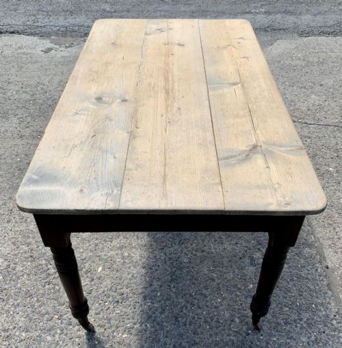 VICTORIAN PINE SCRUB TOP TABLE IN ORIGINAL STAINED FINISH - ADDITIONAL PHOTO 3