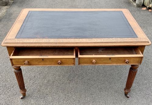 VICTORIAN OAK WRITING TABLE WITH ORIGINAL LEATHER INSERT - ADDITIONAL PHOTO 3