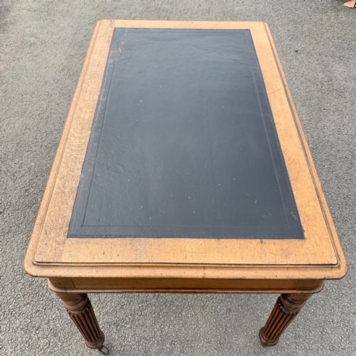 VICTORIAN OAK WRITING TABLE WITH ORIGINAL LEATHER INSERT - ADDITIONAL PHOTO 4
