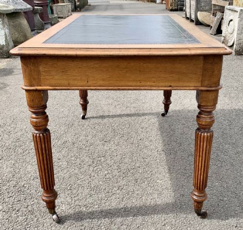 VICTORIAN OAK WRITING TABLE WITH ORIGINAL LEATHER INSERT - ADDITIONAL PHOTO 5