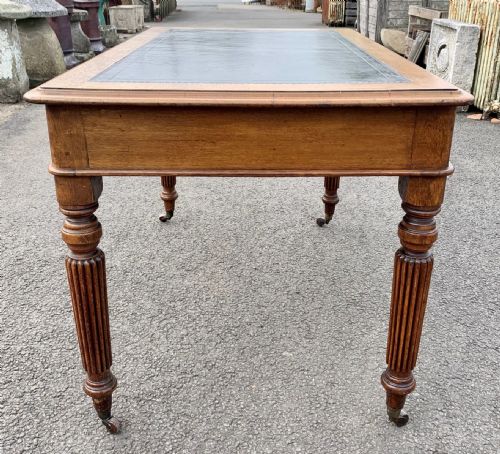 VICTORIAN OAK WRITING TABLE WITH ORIGINAL LEATHER INSERT - ADDITIONAL PHOTO 7