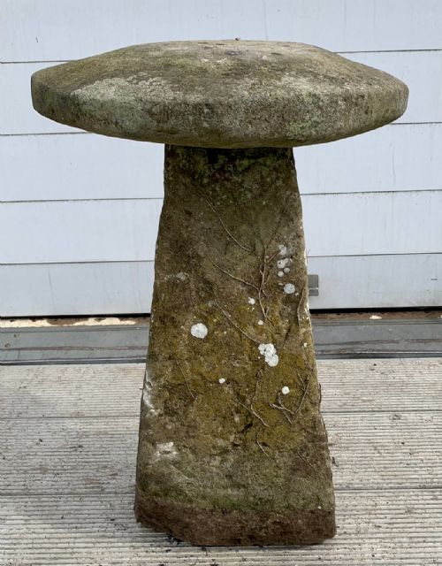 19TH CENTURY SANDSTONE STADDLE STONE - ADDITIONAL PHOTO 3