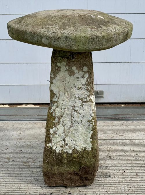 19TH CENTURY SANDSTONE STADDLE STONE - ADDITIONAL PHOTO 4