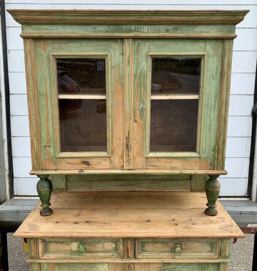 19TH CENTURY EAST EUROPEAN PAINTED PINE DRESSER IN ORIGINAL PAINT - ADDITIONAL PHOTO 1