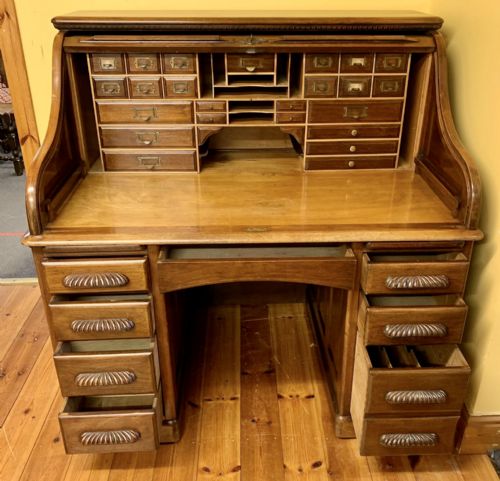 1920'S MAHOGANY ROLL TOP TWIN PEDESTAL DESK COMPLETE WITH ORIGINAL LOCK AND KEY - ADDITIONAL PHOTO 8