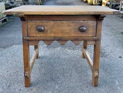 19th century french pine kitchen preparation table with drawer - CATEGORY: ANTIQUE TABLES - DATED 19TH CENTURY