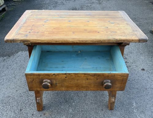 19TH CENTURY FRENCH PINE KITCHEN PREPARATION TABLE WITH DRAWER - ADDITIONAL PHOTO 6